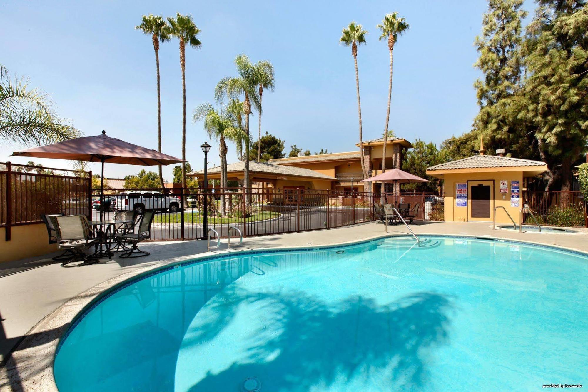 Surestay Plus Hotel By Best Western San Bernardino South Servizi foto